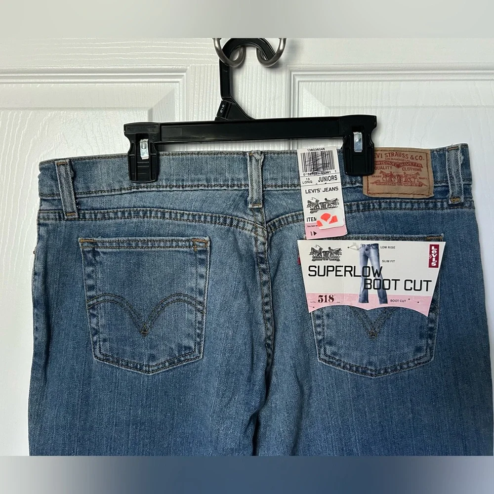 Levi’s 518 Super Low Bootcut Slim Fit Blue Distressed Denim Size Juniors 13 NWT - Picture 4 of 8